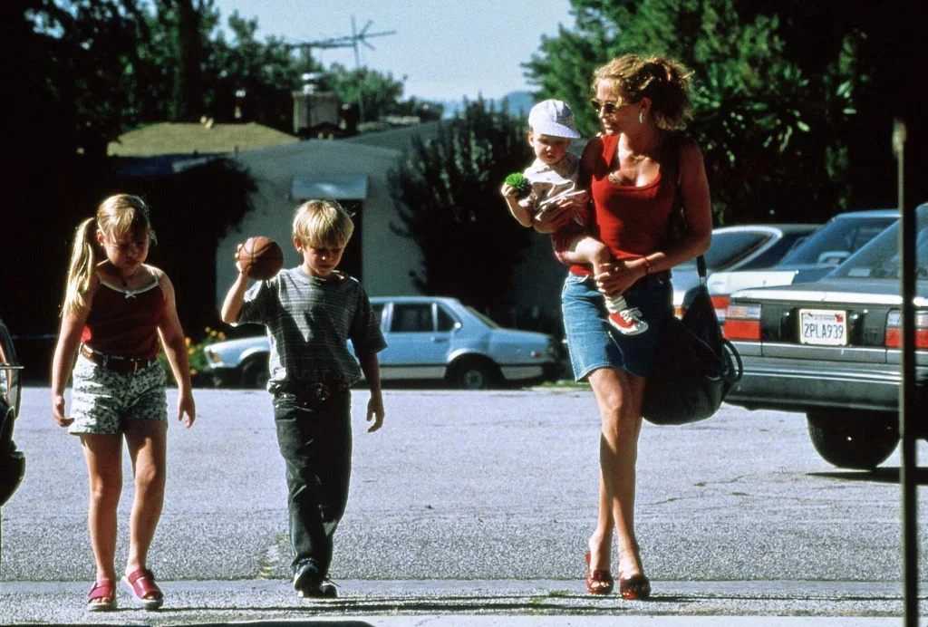 Erin Brockovich (2000) — movie still #4